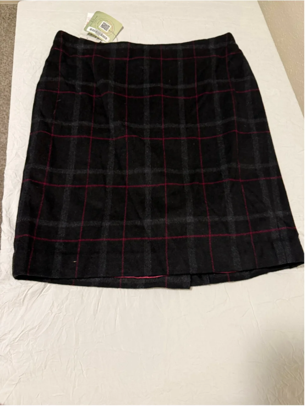 Talbots Petites 4P Wool Blend Plaid Pencil Skirt Black Burgundy Lined